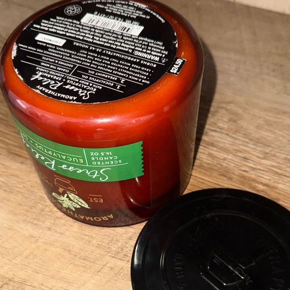 Bath & Body Works Aromatherapy Candle in Brown and Green - Picture 3 of 3